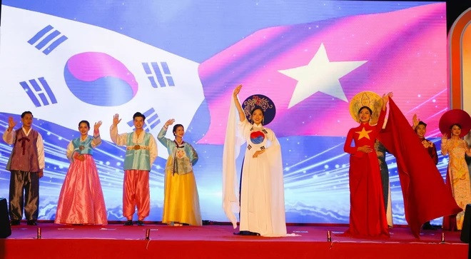 Diplomacia vietnamita logra resultados positivos en 2023, según experto ảnh 2 Diplomacia vietnamita logra resultados positivos en 2023, según experto ảnh 2