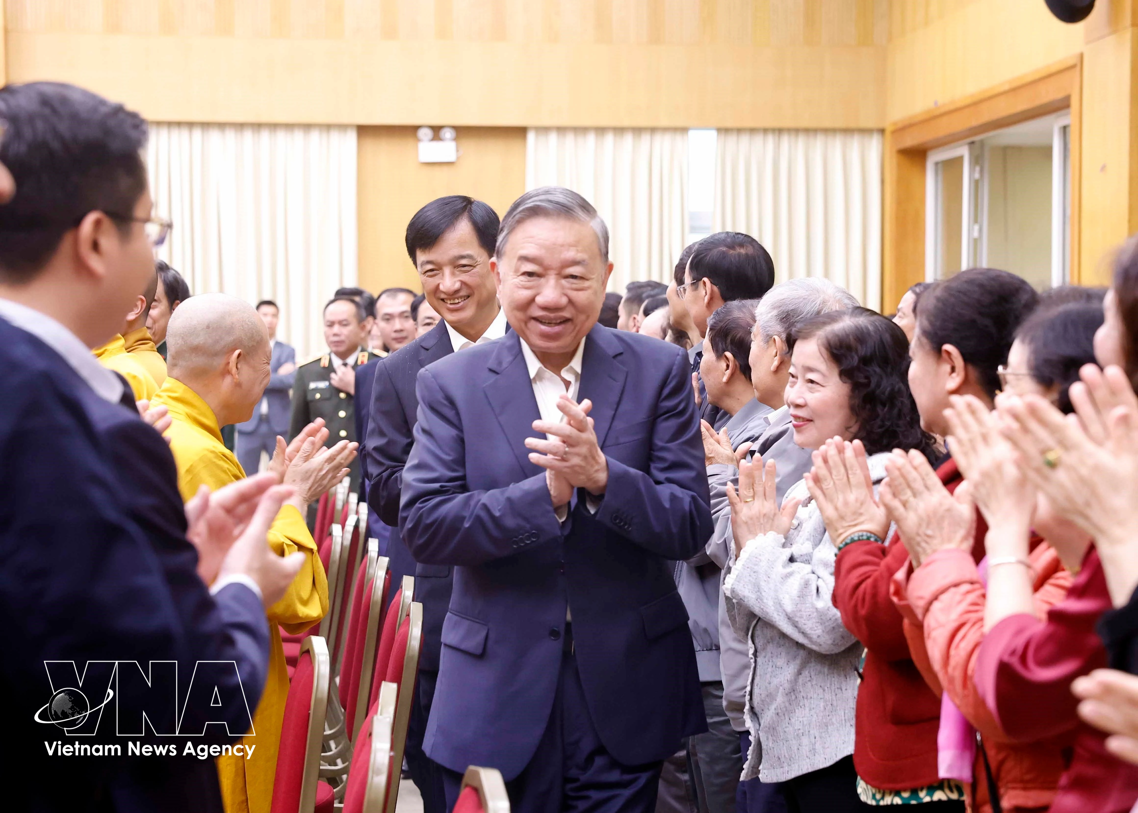 El secretario general To Lam asiste a una reunión en Hanoi con votantes y candidatos a la Asamblea Nacional de la XVI Legislatura, período 2026-2031. (Foto: VNA)