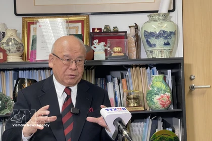 Takebe Tsutomu, asesor especial de la Liga Parlamentaria de Amistad Japón-Vietnam y exsecretario general del Partido Liberal Democrático de Japón (Fuente: VNA)