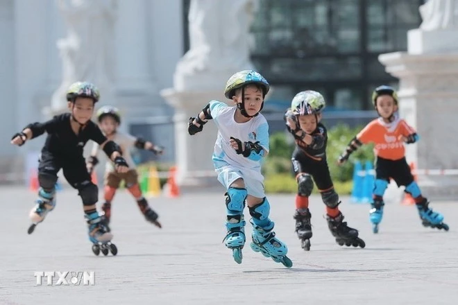 El cuidado de la vida material y espiritual de las personas —como la reducción de la pobreza, el acceso a la educación y a los servicios de salud— es una expresión concreta de la política de colocar a las personas en el centro y como sujetos del desarrollo socioeconómico. (Imagen ilustrativa. Fuente: VNA)