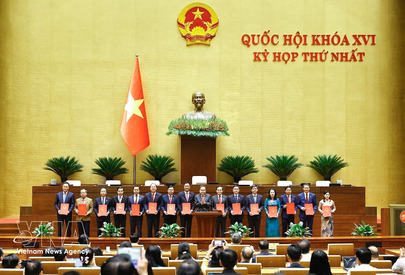 vnanet-potal-ky-hop-thu-nhat-quoc-hoi-khoa-xvi-quoc-hoi-tiep-tuc-cong-tac-nhan-su-kien-toan-bo-may-lanh-dao-8684447.jpg