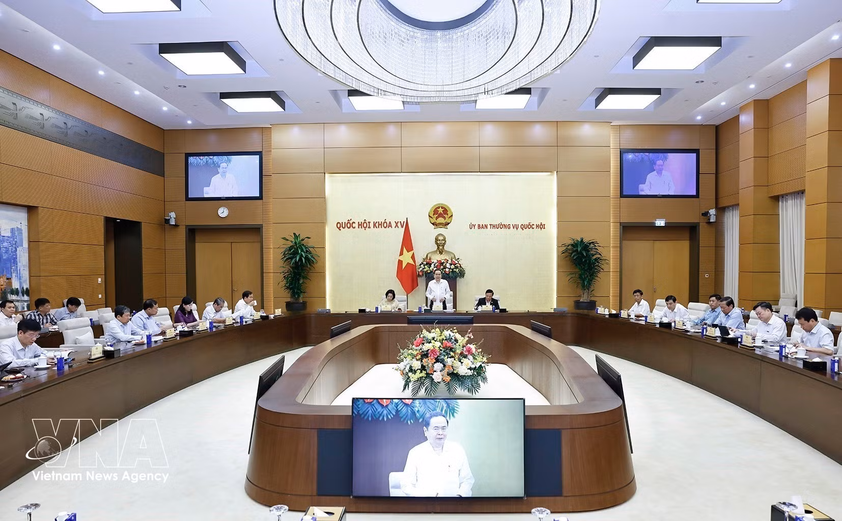 vnanet-potal-chu-tich-quoc-hoi-chu-tri-cuoc-hop-ve-chuan-bi-ky-hop-thu-nhat-quoc-hoi-khoa-xvi-8663502-1.jpg