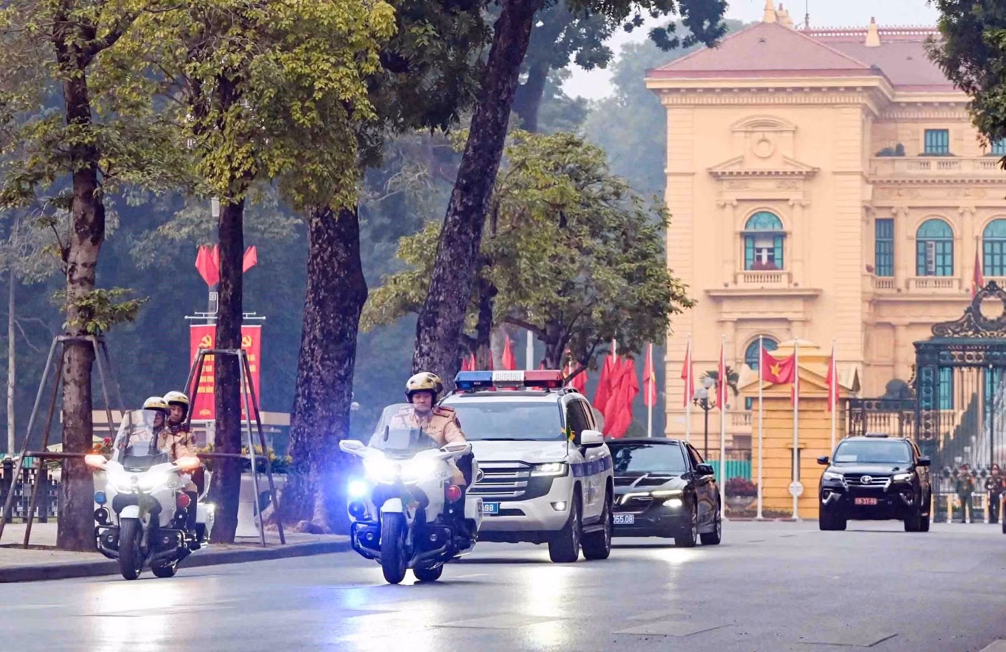 03-cong-an-ha-noi-dien-tap-phuong-an-dan-doan-xep-xe-phuc-vu-dai-hoi-xiv-cua-dang-8529003.jpg