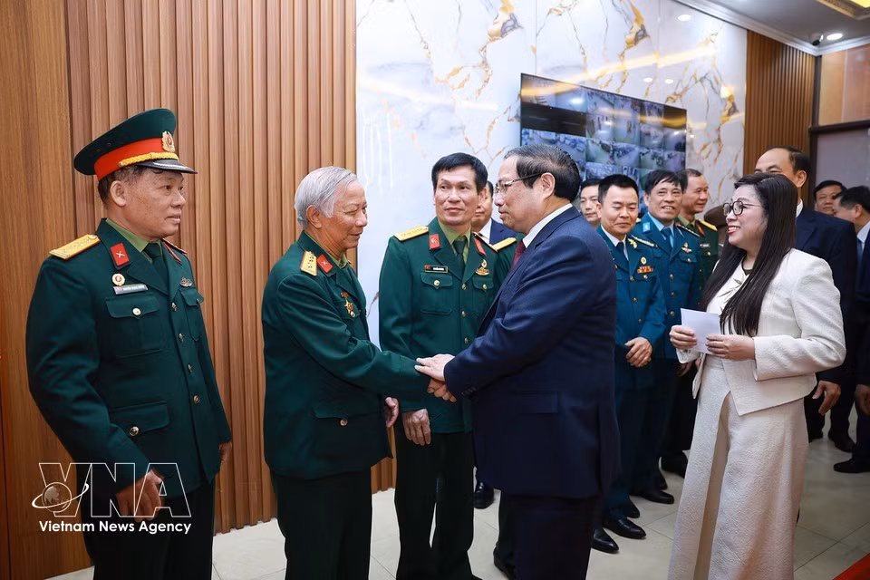thu-tuong-kiem-tra-cong-tac-bau-cu-tai-phuong-tay-ho-ha-noi-8641188.jpg
