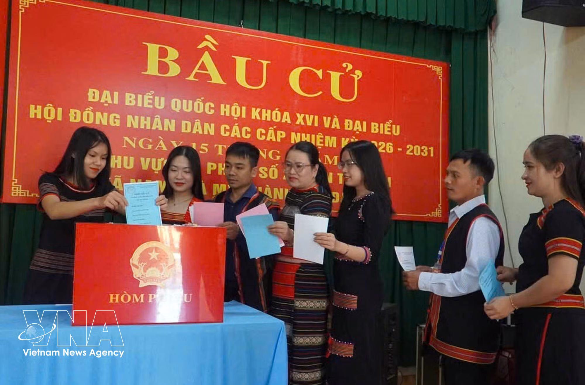 vnanet-da-nang-la-phieu-mang-theo-niem-tin-cua-nhan-dan-8643862.jpg