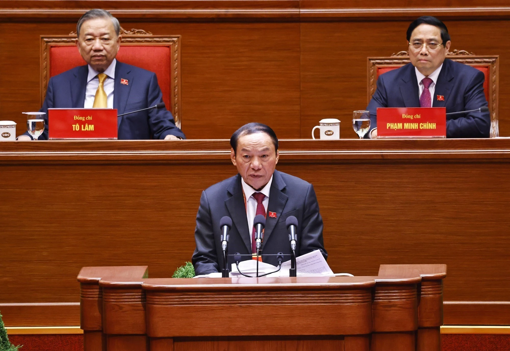 El secretario del Comité partidista en el Ministerio de Cultura, Deportes y Turismo y titular de la cartera, Nguyen Van Hung (Foto: VNA)