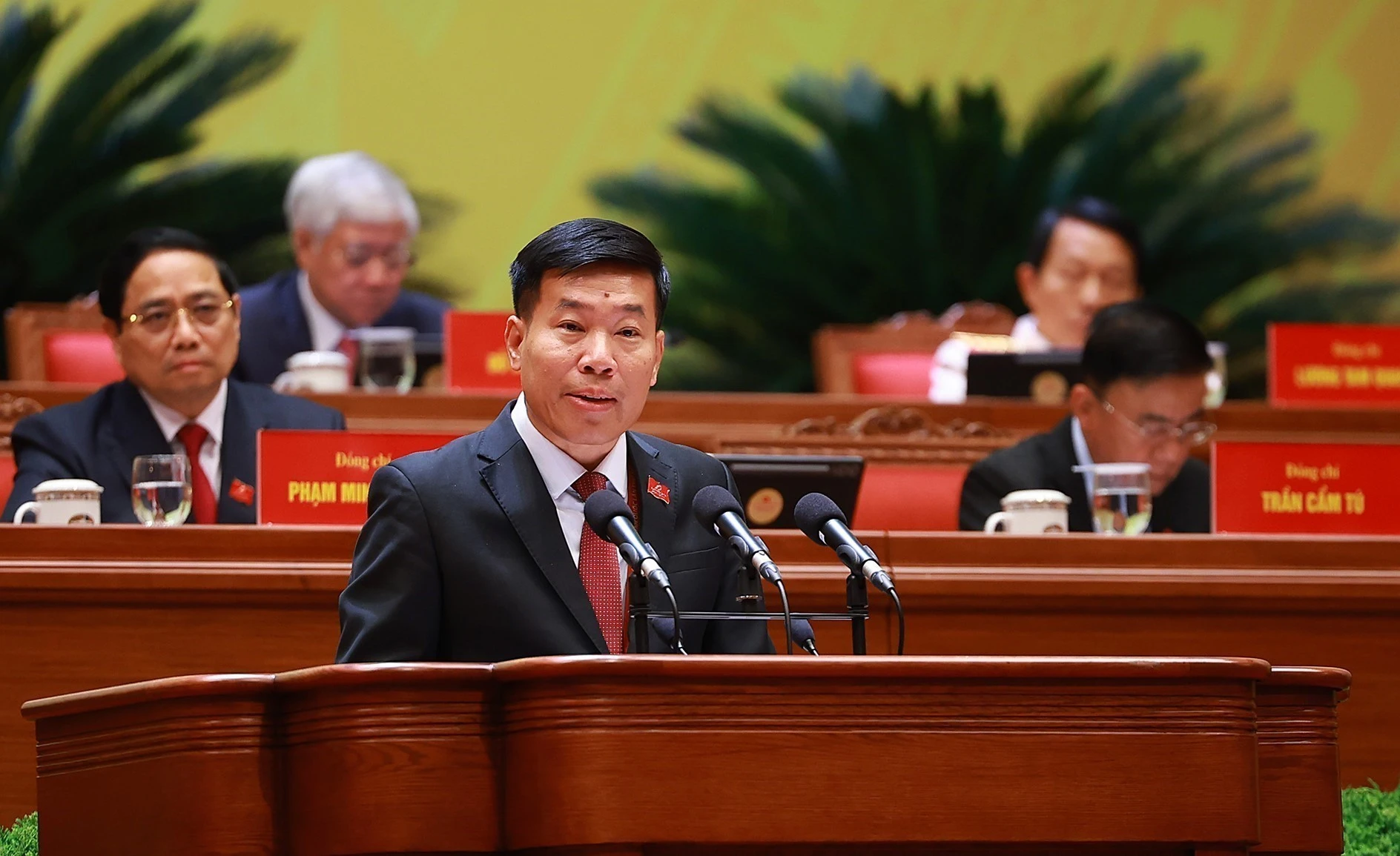 El viceministro de Relaciones Exteriores Nguyen Manh Cuong interviene en la sesión (Foto: VNA)