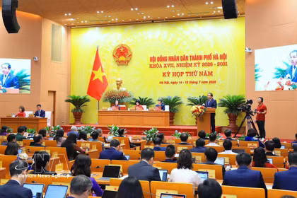 Inauguración de la quinta sesión del Consejo Popular de Hanoi del mandato XVII. (Foto: VNA)