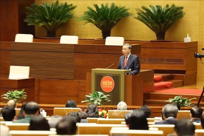 El secretario general del Partido Comunista de Vietnam, To Lam, habla en el evento. (Fuente: VNA)
