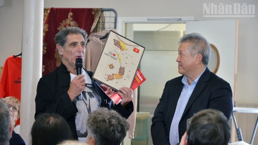 Gilbert Tenèze, presidente de la Asociación de Amistad Franco-Vietnamita de la provincia de Eure-et-Loir (Fuente: VNA)