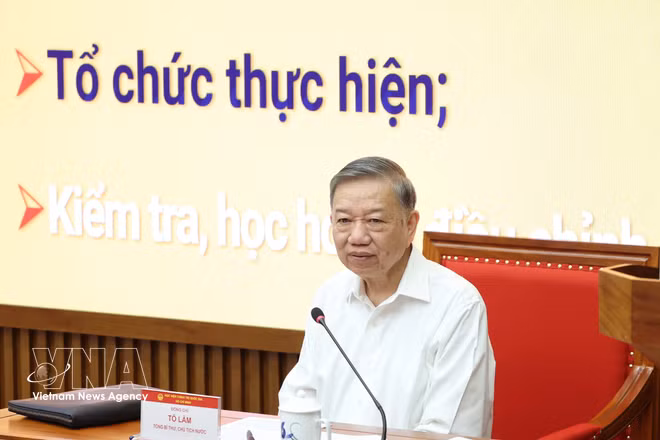 El secretario general del Partido Comunista y presidente de Vietnam, To Lam, interviene en la cita. (Foto: VNA)