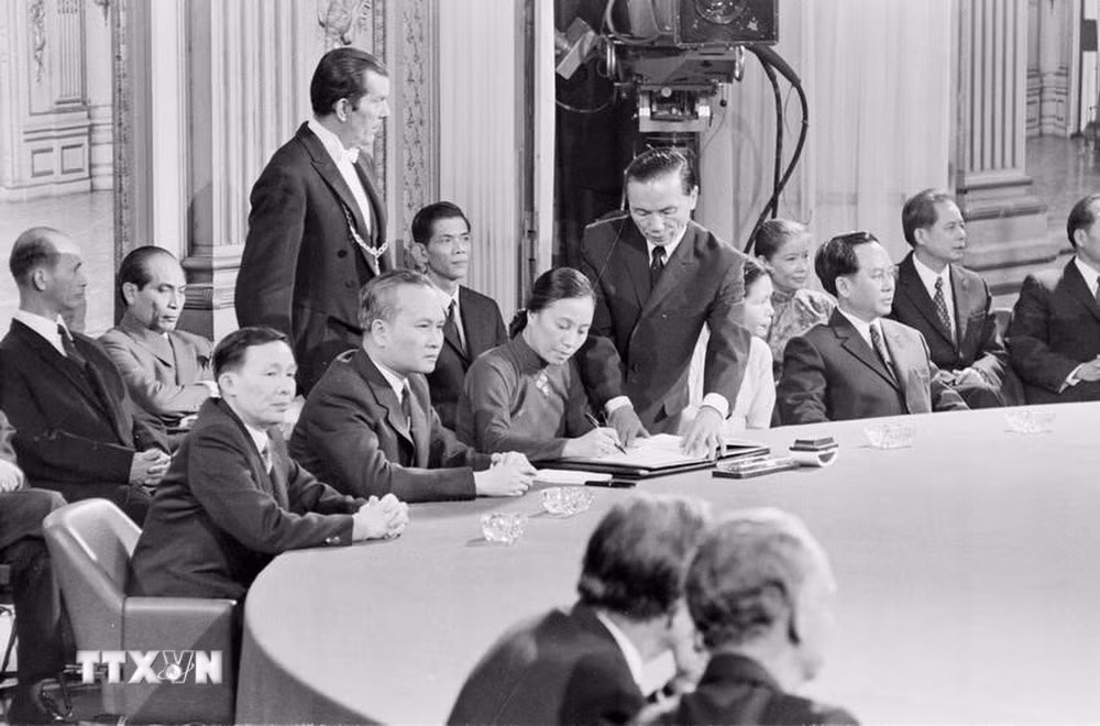 hiep-dinh-paris.jpg