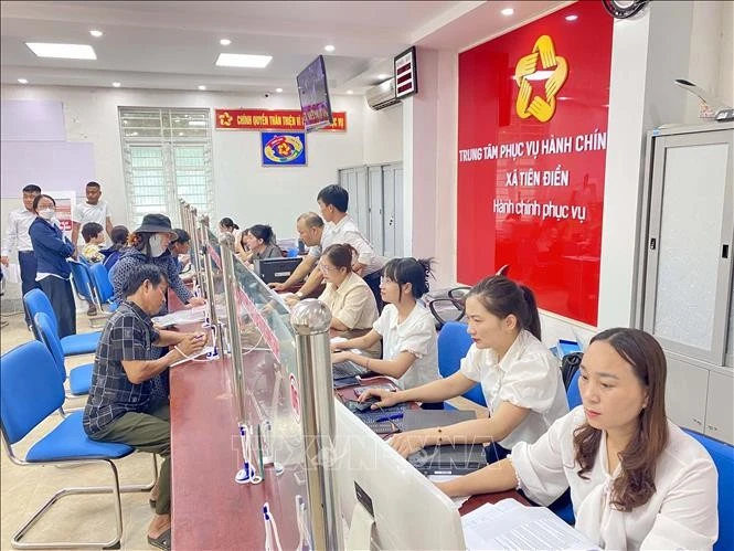 En el Centro de Servicios Administrativos Públicos de la comuna de Tien Dien, provincia de Ha Tinh (Foto: VNA)