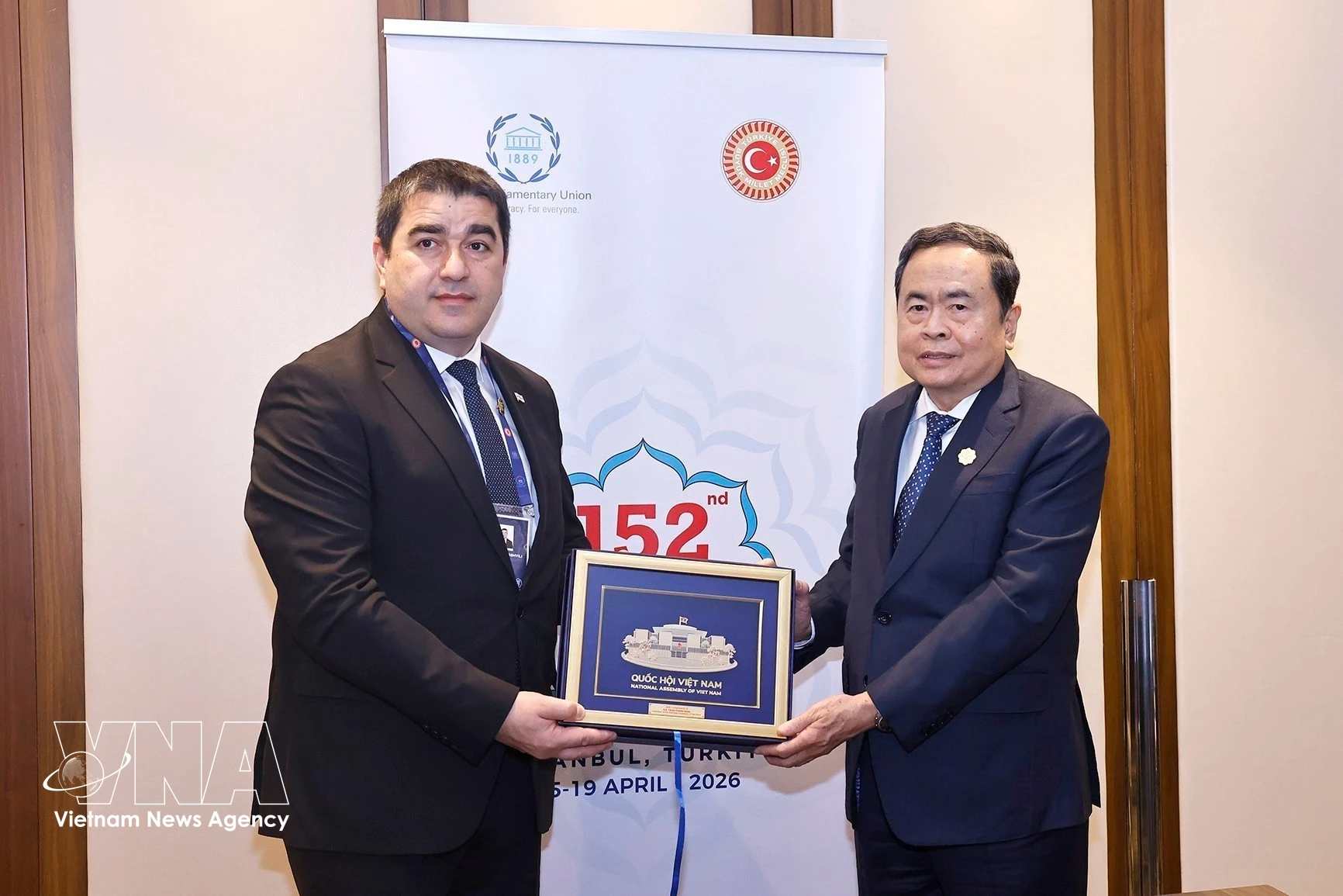 El presidente de la Asamblea Nacional de Vietnam, Tran Thanh Man, se reúne con su homólogo de Georgia, Shalva Papuashvili. (Fuente: VNA)