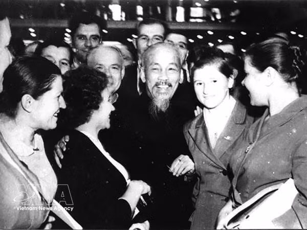 vnanet-02-ngay-sinh-chu-tich-ho-chi-minh-195-bac-ho-mot-tinh-yeu-bao-la-8760838-ava.jpg