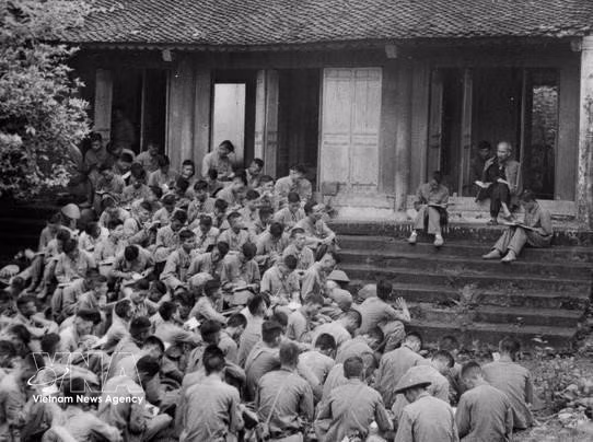 vnanet-10-ky-niem-136-nam-ngay-sinh-chu-tich-ho-chi-minh-195-bac-ho-mot-tinh-yeu-bao-la-8760976.jpg