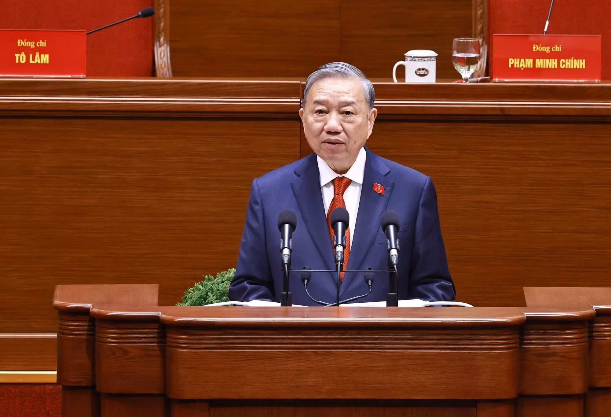 vna-potal-be-mac-dai-hoi-xiv-cua-dang-8547802.jpg