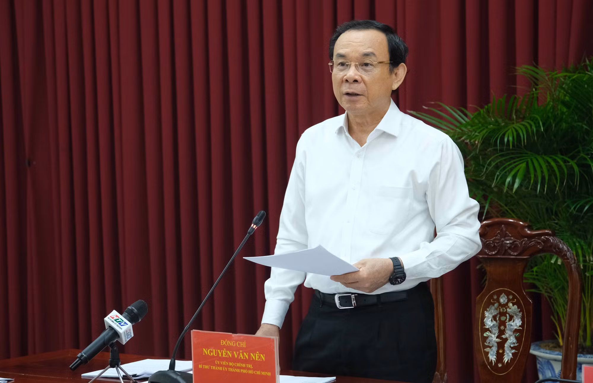 vna-potal-doan-kiem-tra-cua-bo-chinh-tri-lam-viec-voi-ban-thuong-vu-thanh-uy-can-tho-7921004.jpg