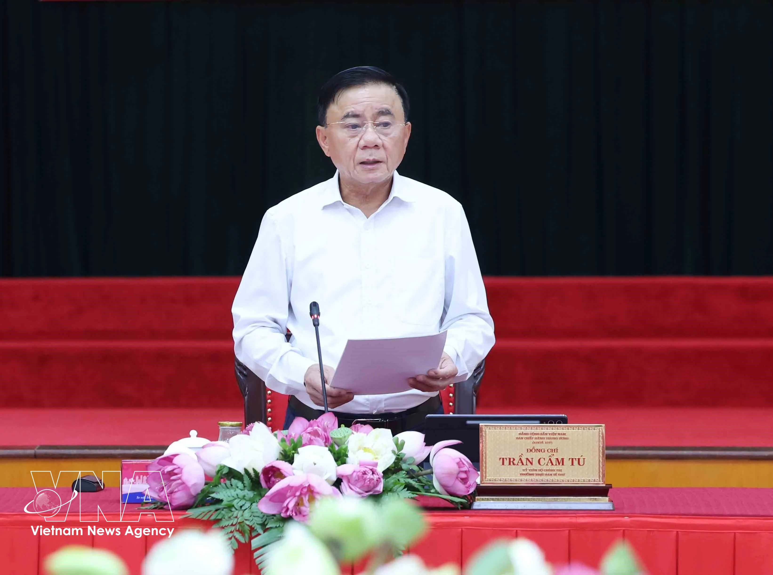 El miembro del Buró Político y permanente del Secretariado del Comité Central del Partido Comunista de Vietnam, Tran Cam Tu, habla en la cita (Fuente: VNA)